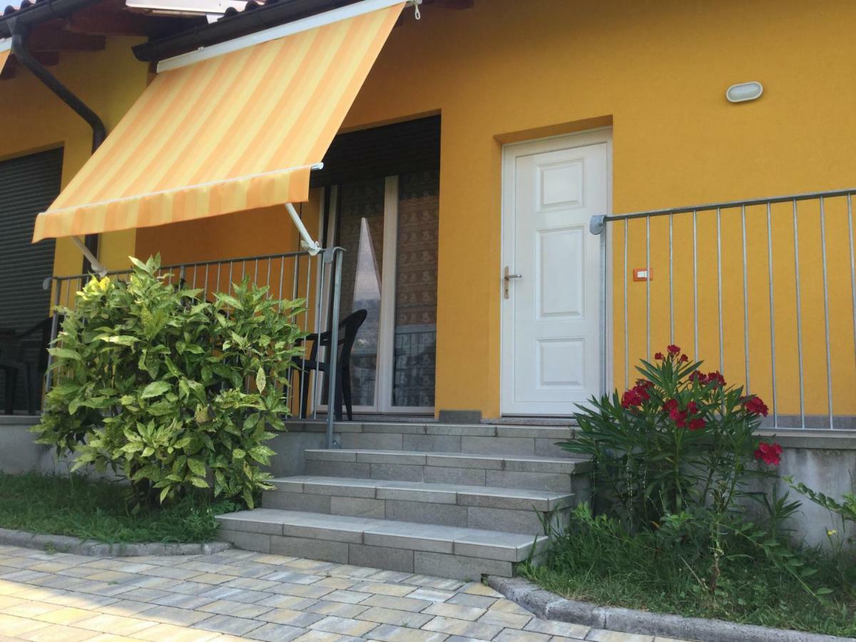 Casa Vacanze Le Casette Masera Esterno foto